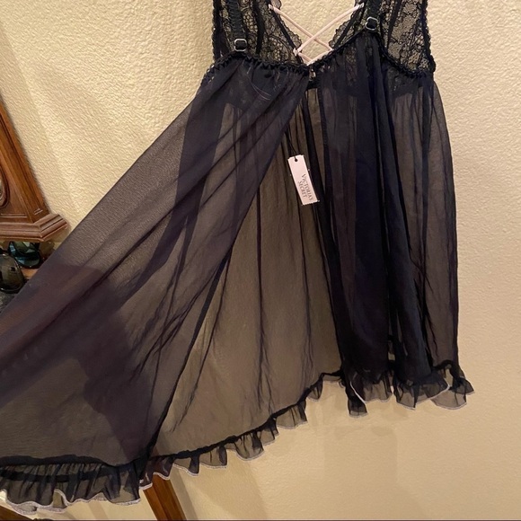 NWT~VICTORIA’S SECRET Black Lace Sheer Slip Size Small - Picture 7 of 10